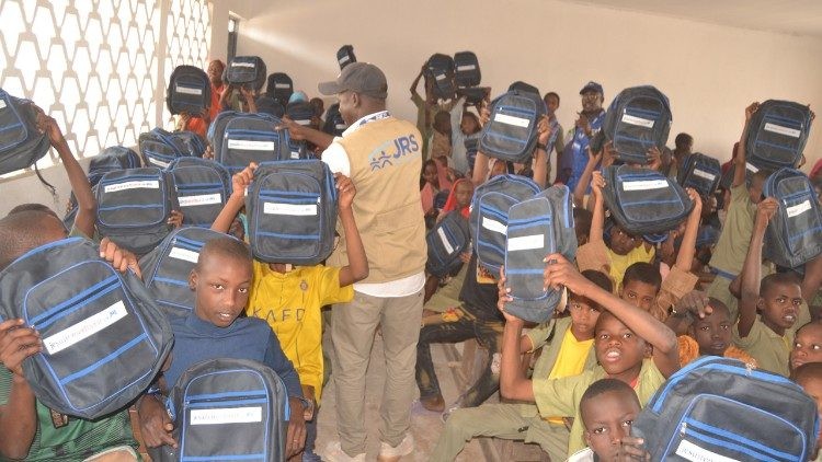 Dịch vụ Tị nạn Dòng Tên Cameroon phục vụ những người bị lãng quên