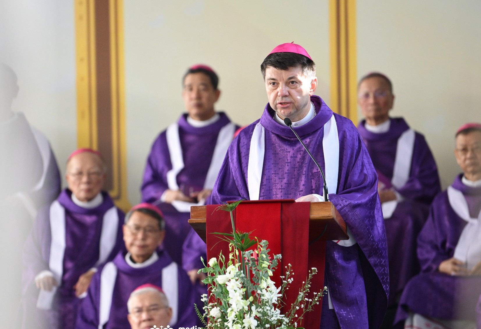Tâm tình phân ưu của Đức Tổng Giám mục Marek Zalewski trong Tang lễ Đức cố Hồng y Gioan Baotixita