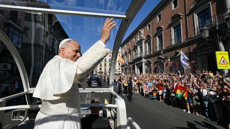 Đức Lêô XIV nói trong ngày tông du thứ ba: Giáo hội ở Madrid đã ghi một “bàn thắng” khó quên