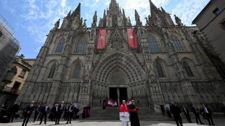 Ngày tông du thứ tư tại Tây Ban Nha: Từ Madrid đến Barcelona